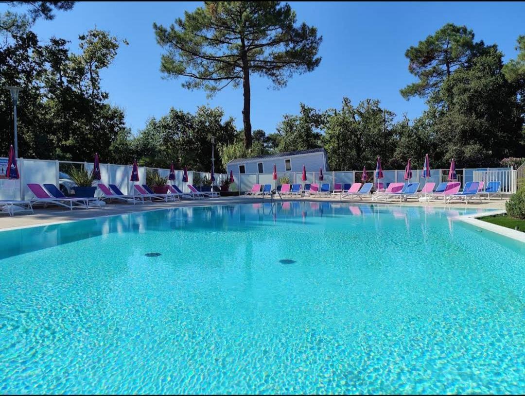Hotel Dejean 178 Soulac-sur-Mer Exterior foto